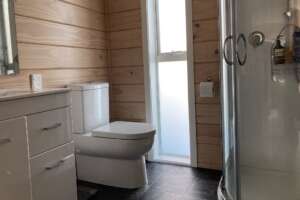 The Bach - bathroom